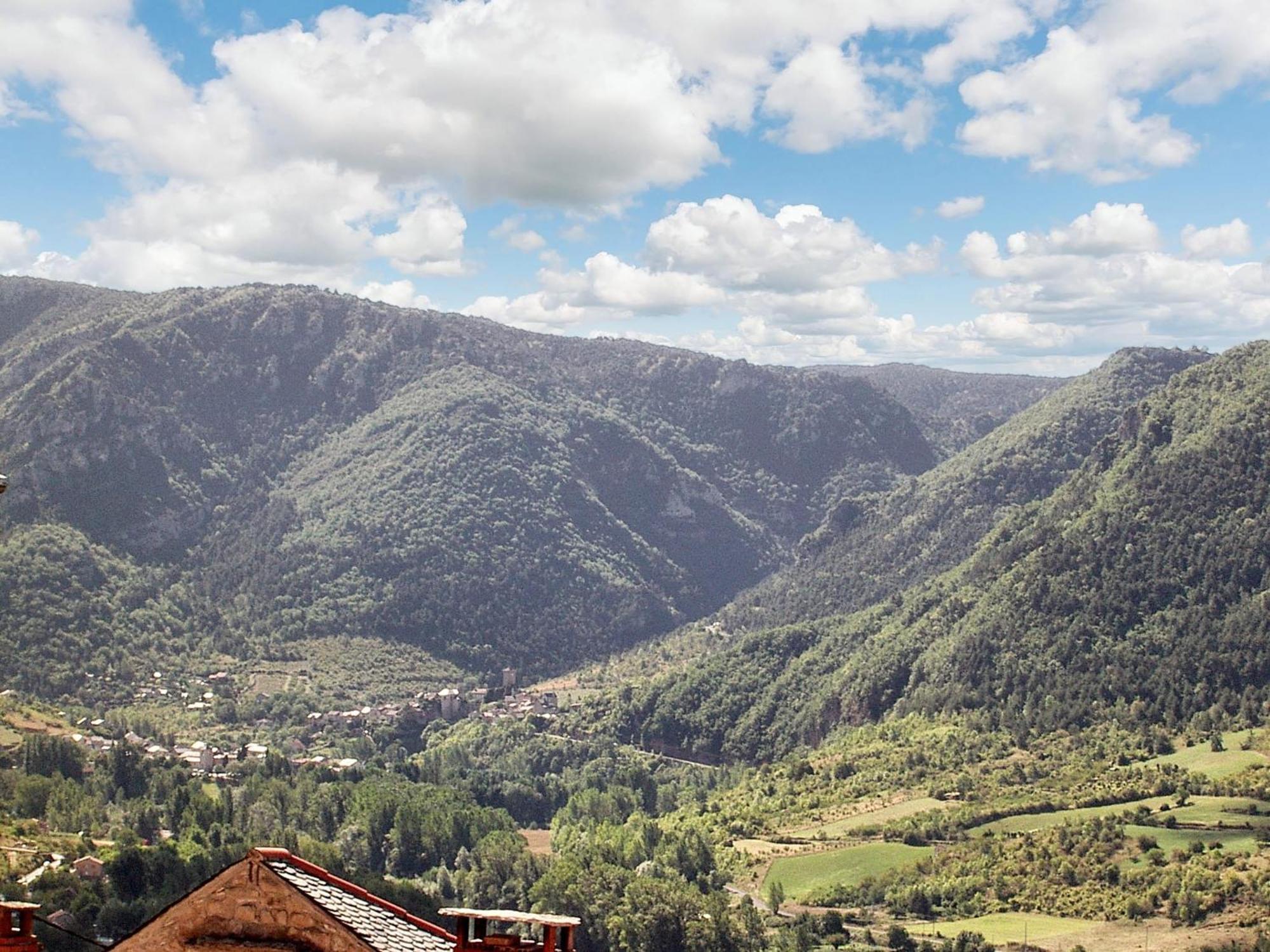 Maison Pittoresque A Mostuejouls Avec Vue Sur La Montagne Exterior foto